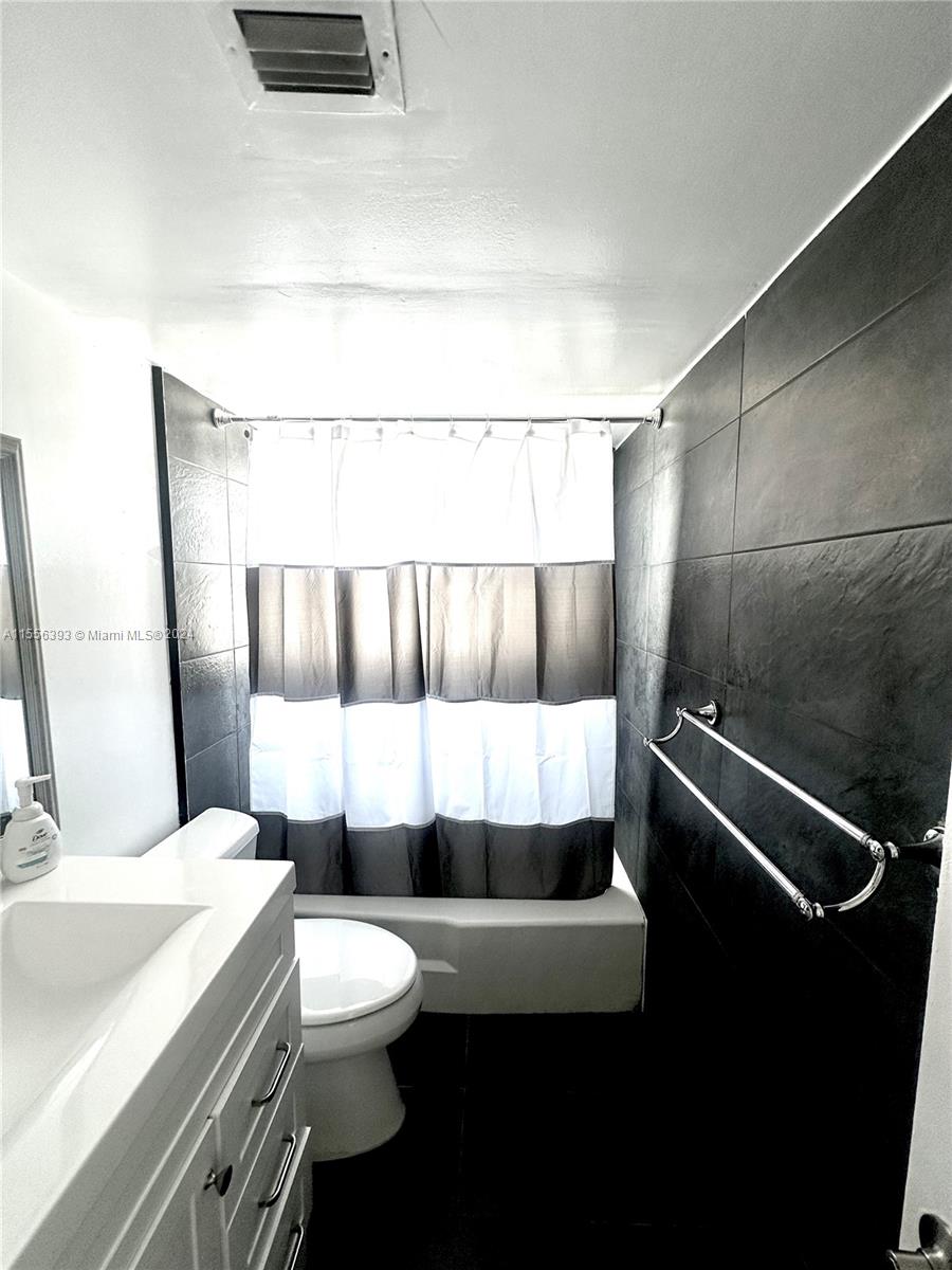 1881 Washington Ave # 11H