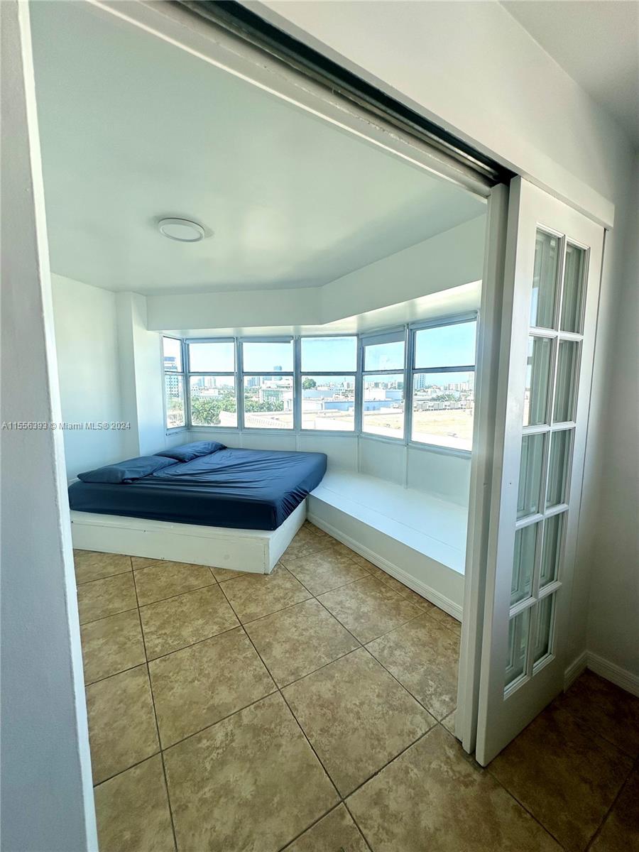 1881 Washington Ave # 11H