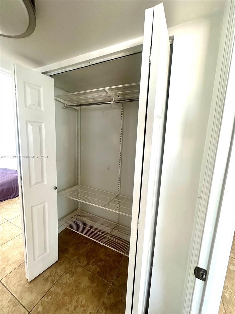 1881 Washington Ave # 11H