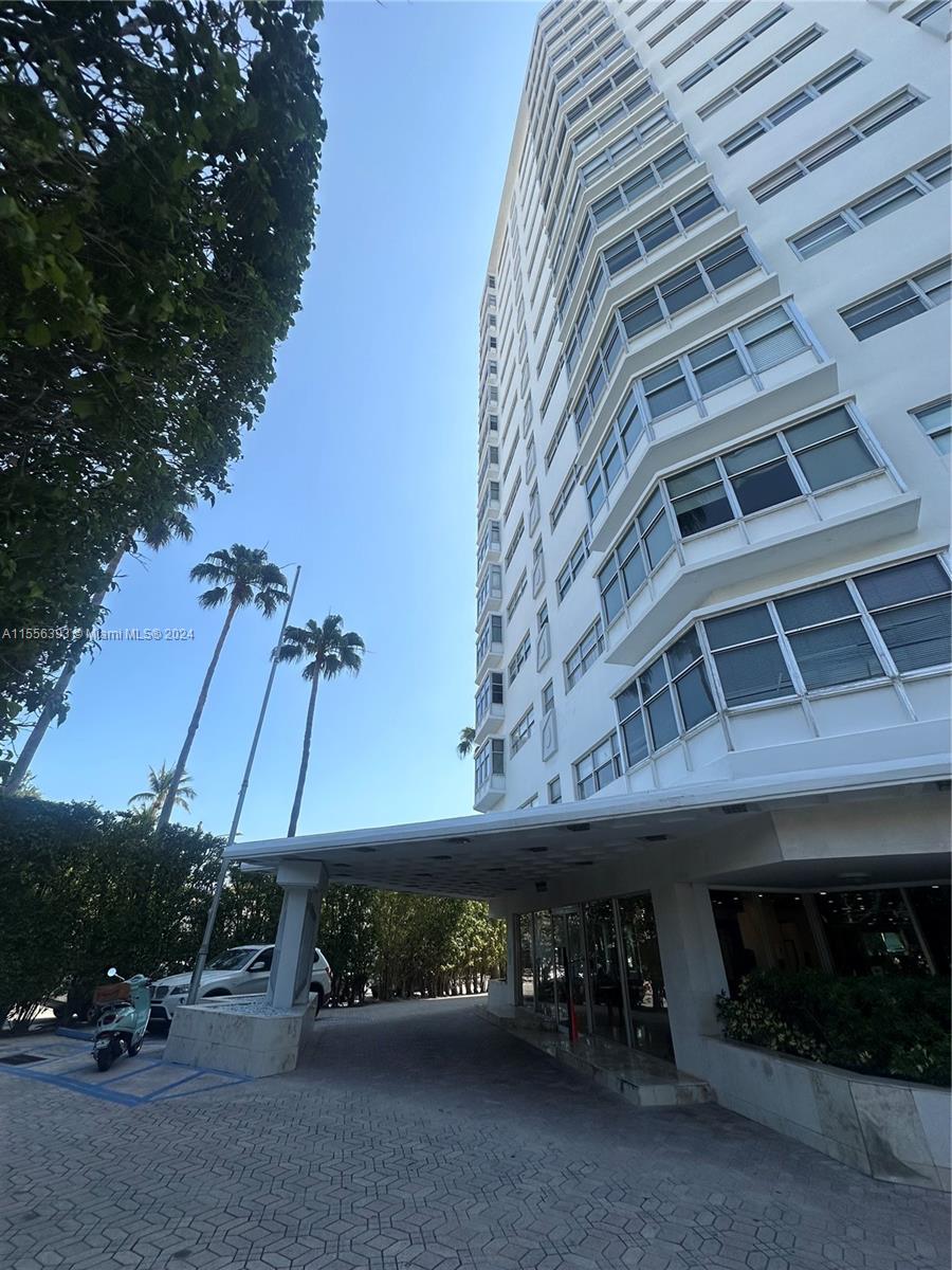 1881 Washington Ave # 11H