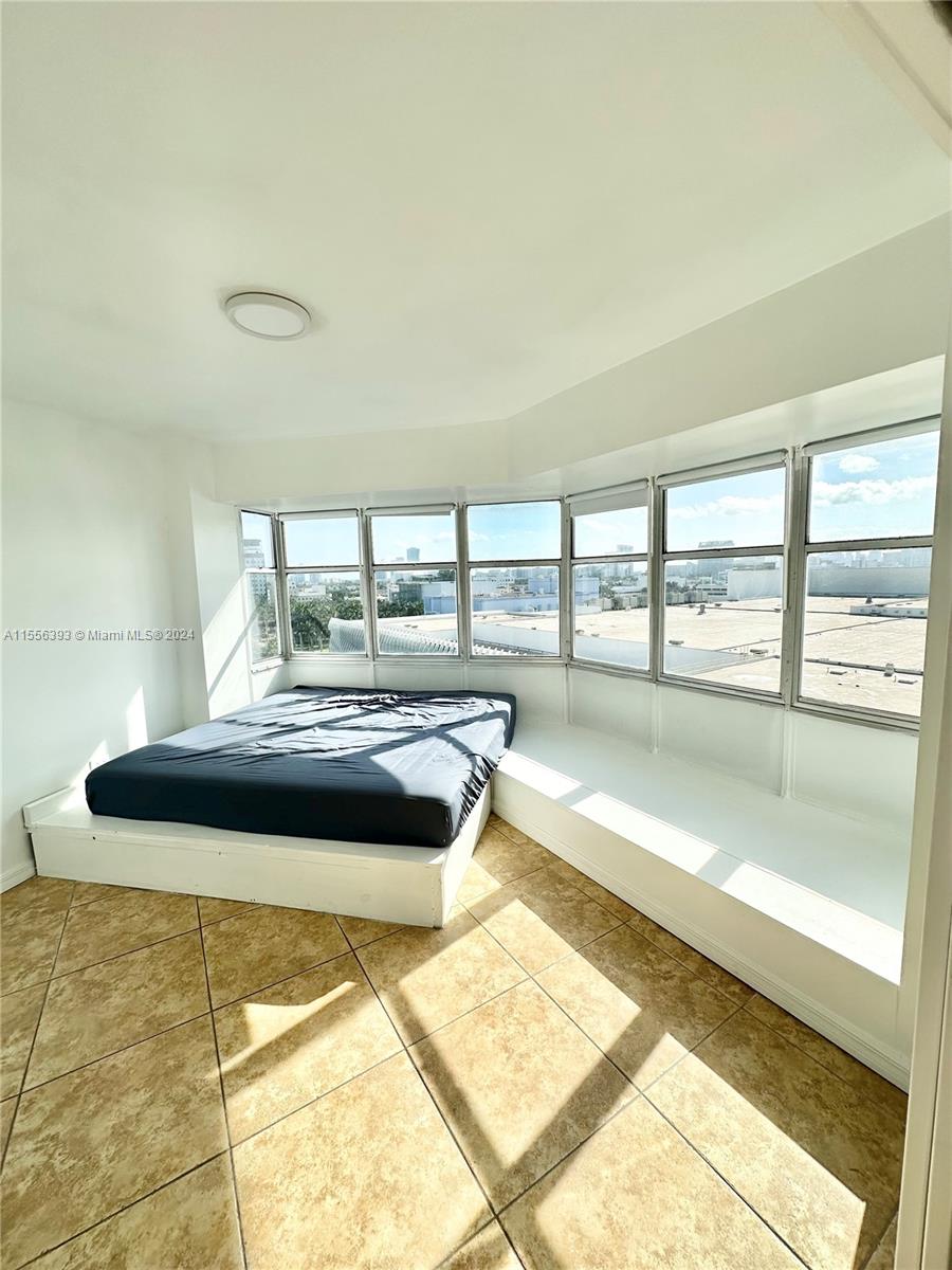 1881 Washington Ave # 11H