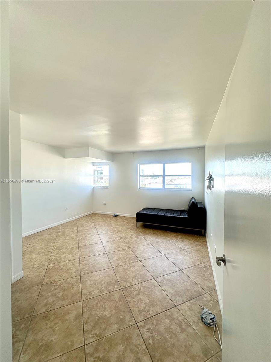 1881 Washington Ave # 11H