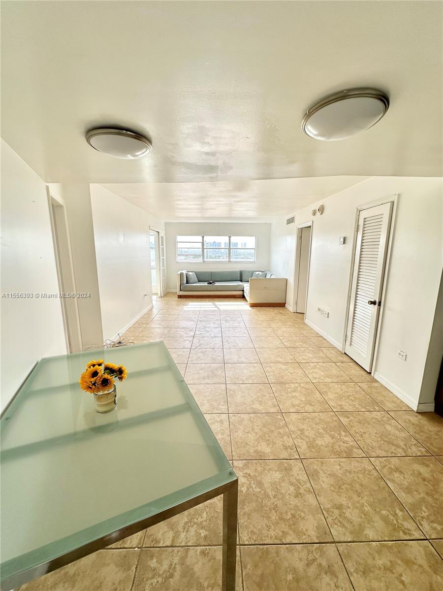 1881 Washington Ave # 11H