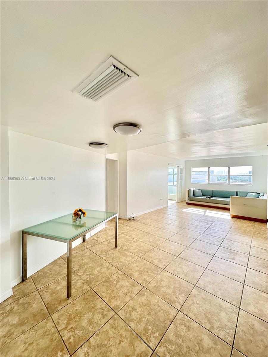 1881 Washington Ave # 11H