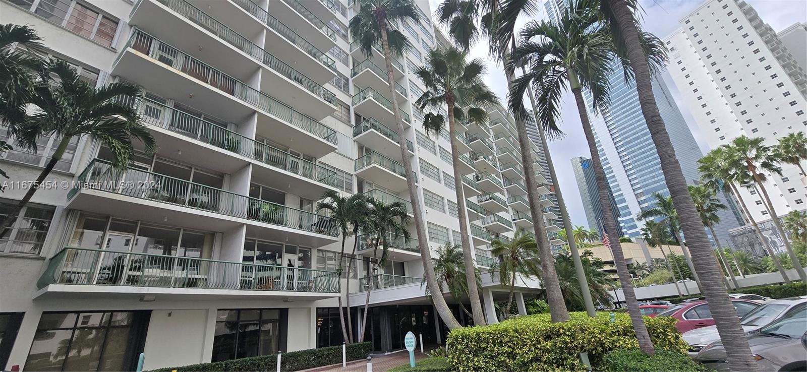 1408 Brickell Bay Dr # 204