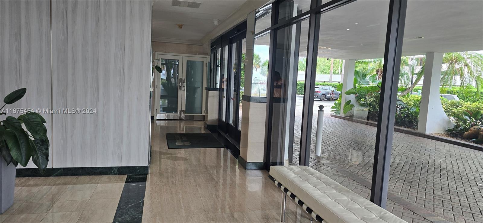 1408 Brickell Bay Dr # 204
