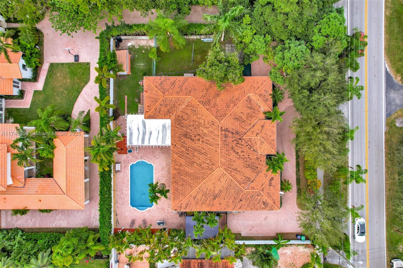 5750 SW 67th Ave