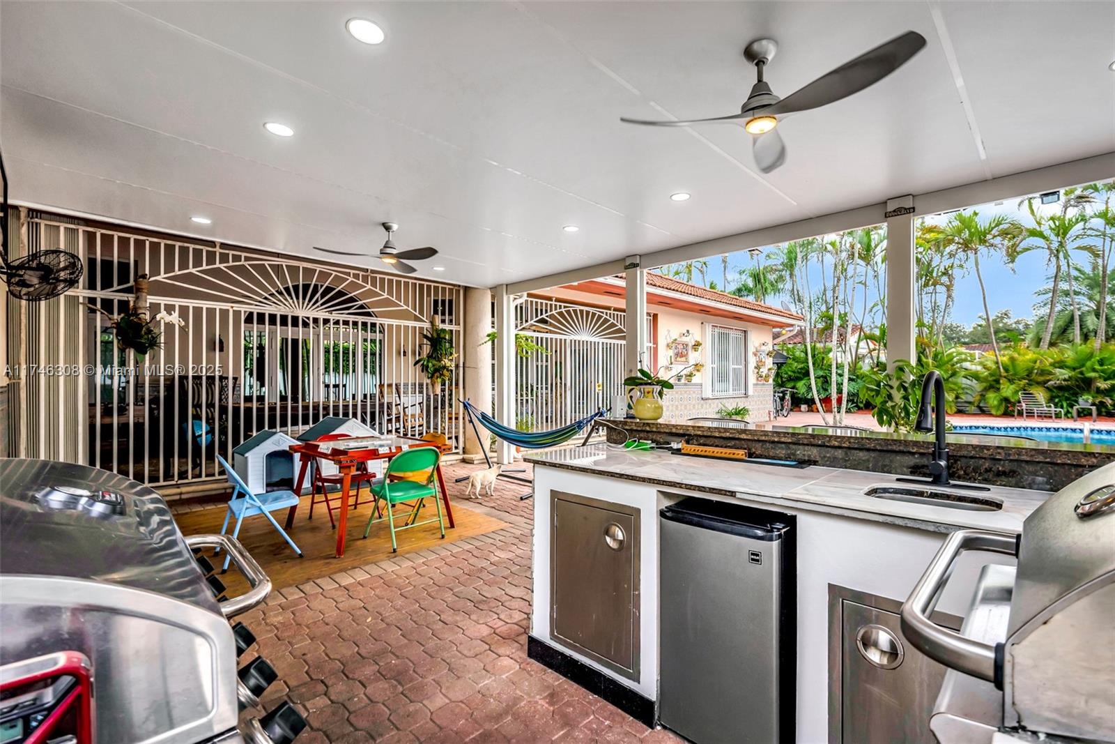 5750 SW 67th Ave