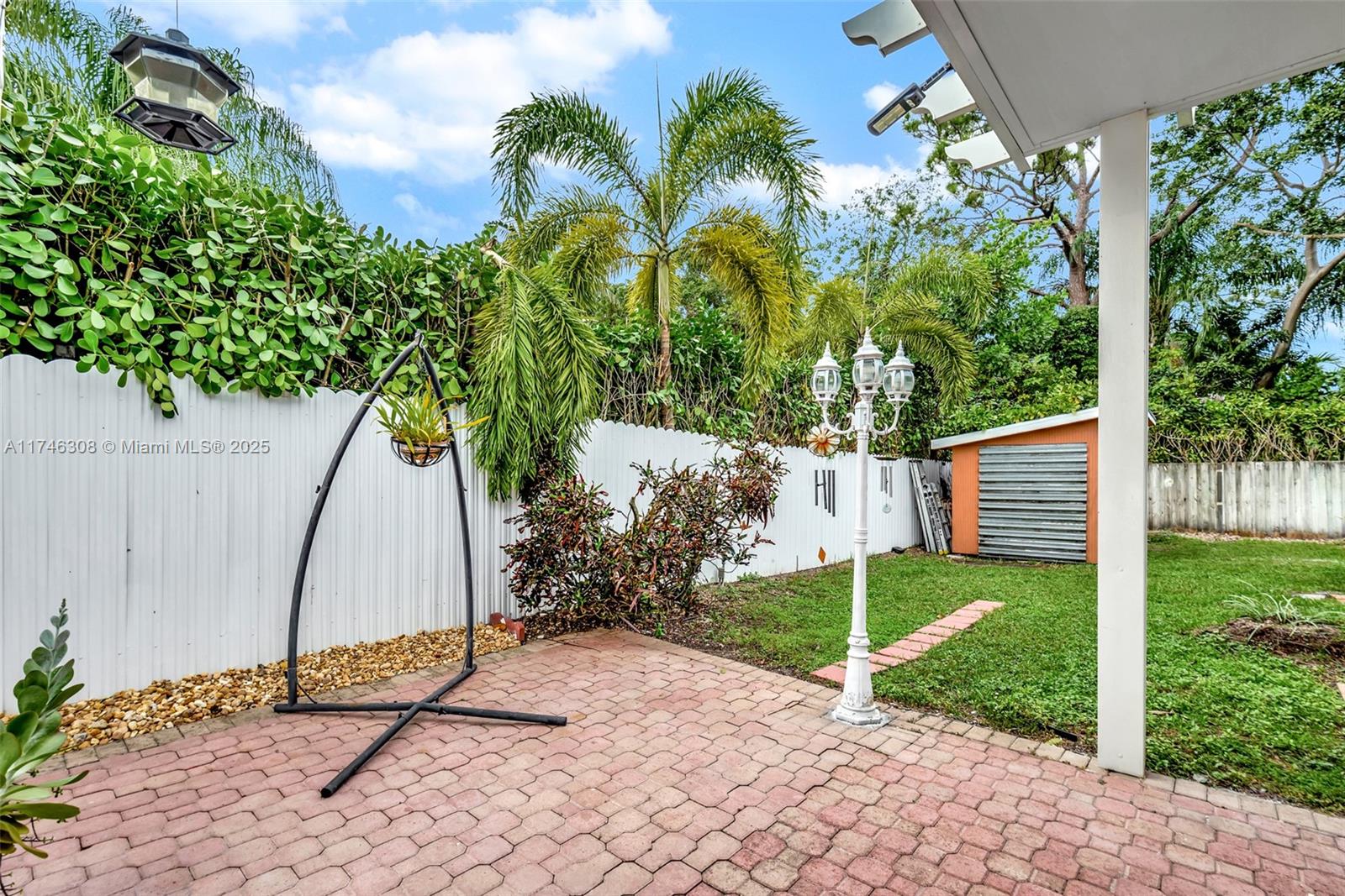 5750 SW 67th Ave