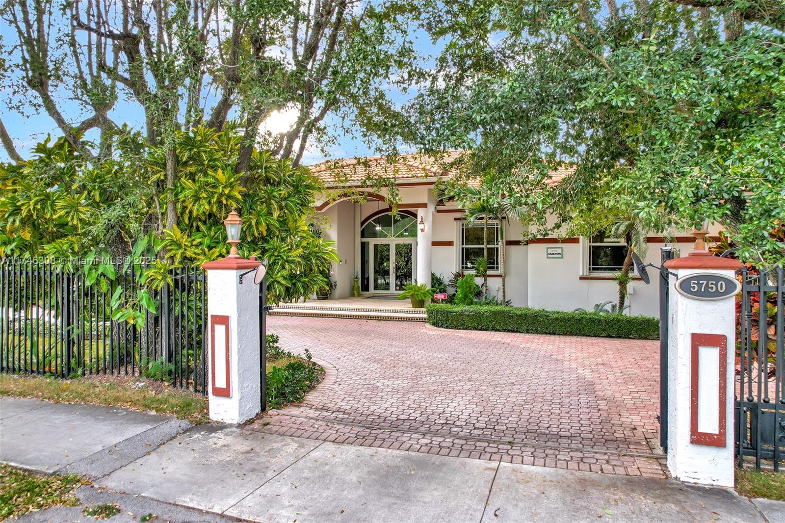 5750 SW 67th Ave