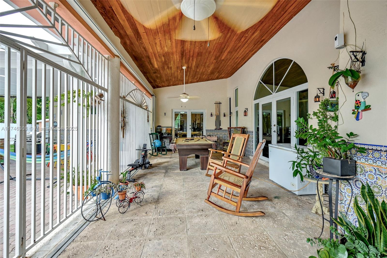 5750 SW 67th Ave