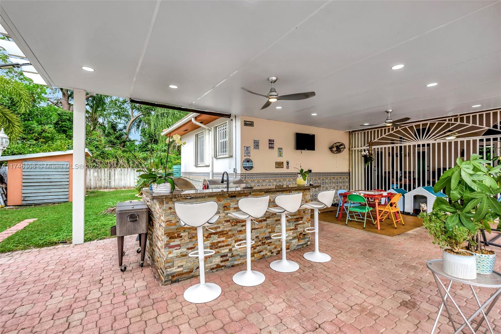 5750 SW 67th Ave