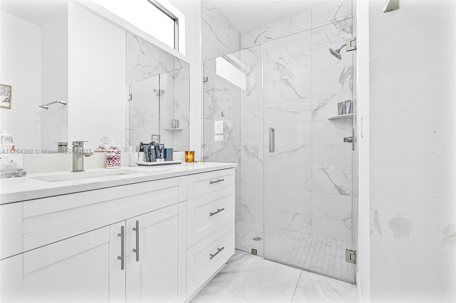 2810 DIPLOMAT PKWY W