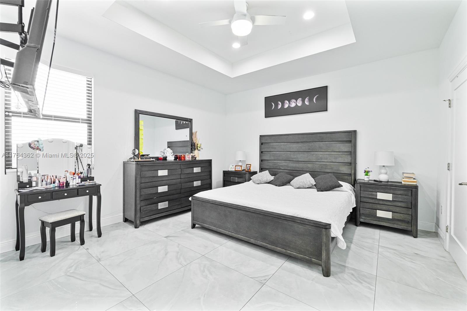 2810 DIPLOMAT PKWY W