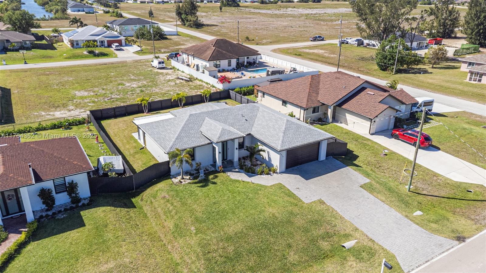 2810 DIPLOMAT PKWY W