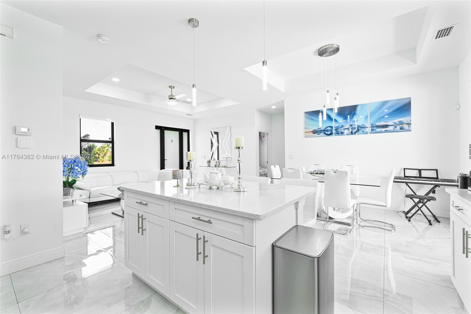 2810 DIPLOMAT PKWY W