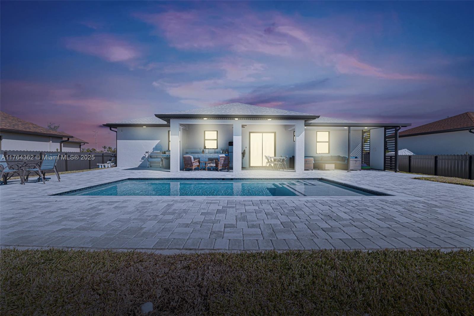 2810 DIPLOMAT PKWY W