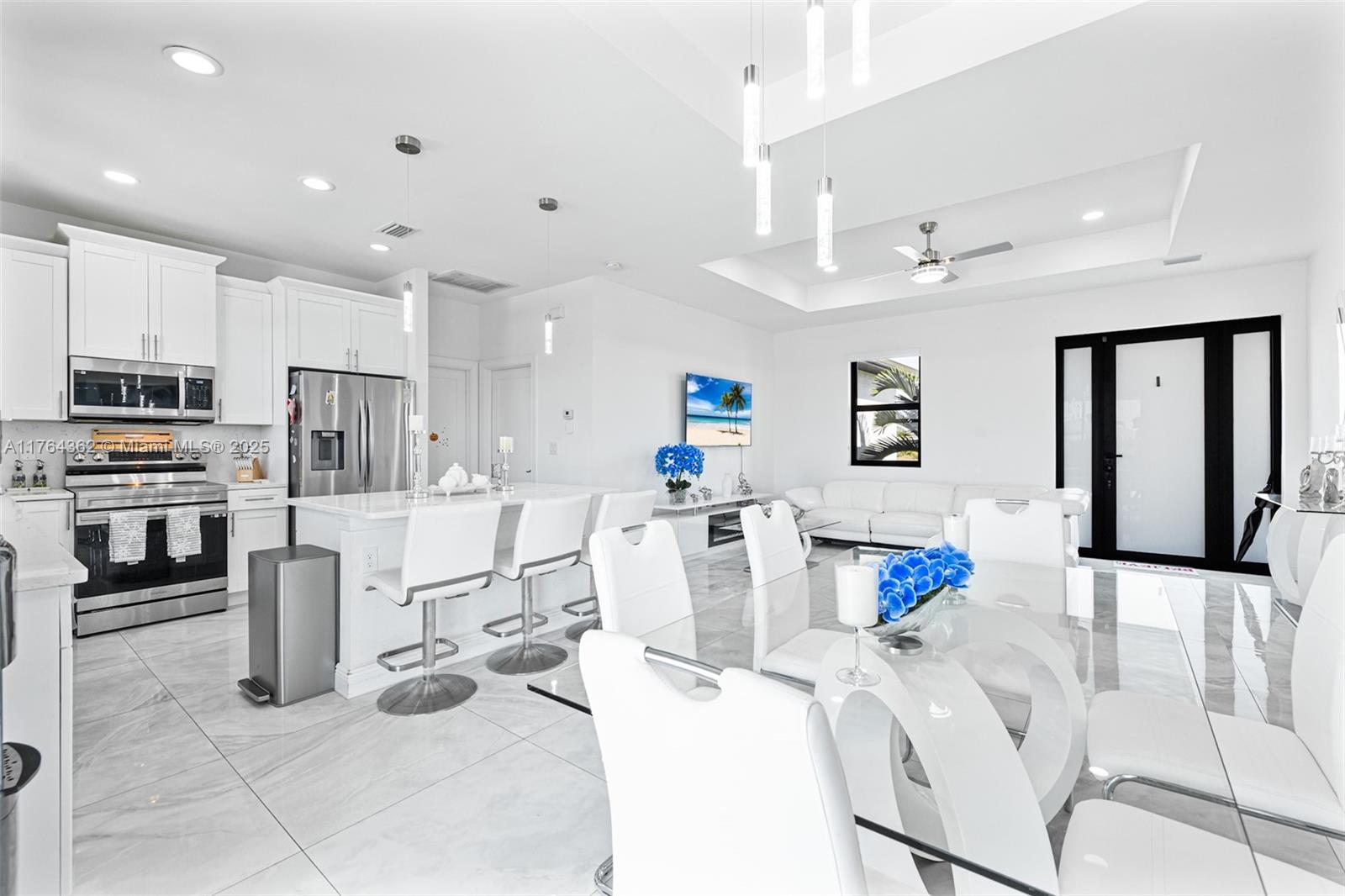 2810 DIPLOMAT PKWY W