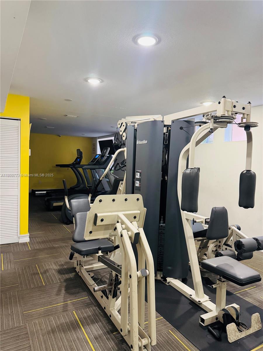 6276 NW 186th St # 305