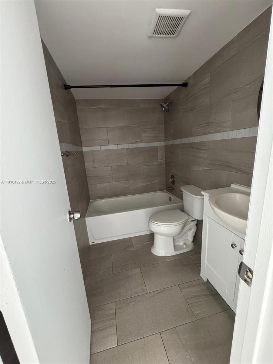 8610 N Sherman Cir # 507