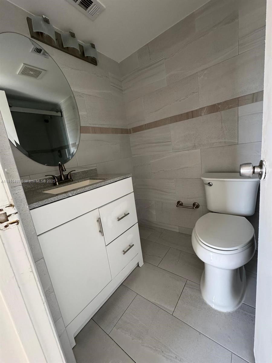 8610 N Sherman Cir # 507