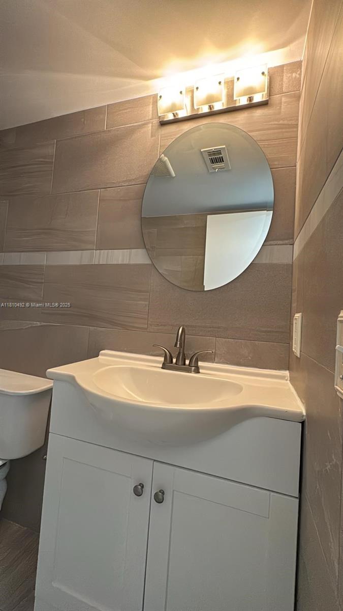 8610 N Sherman Cir # 507