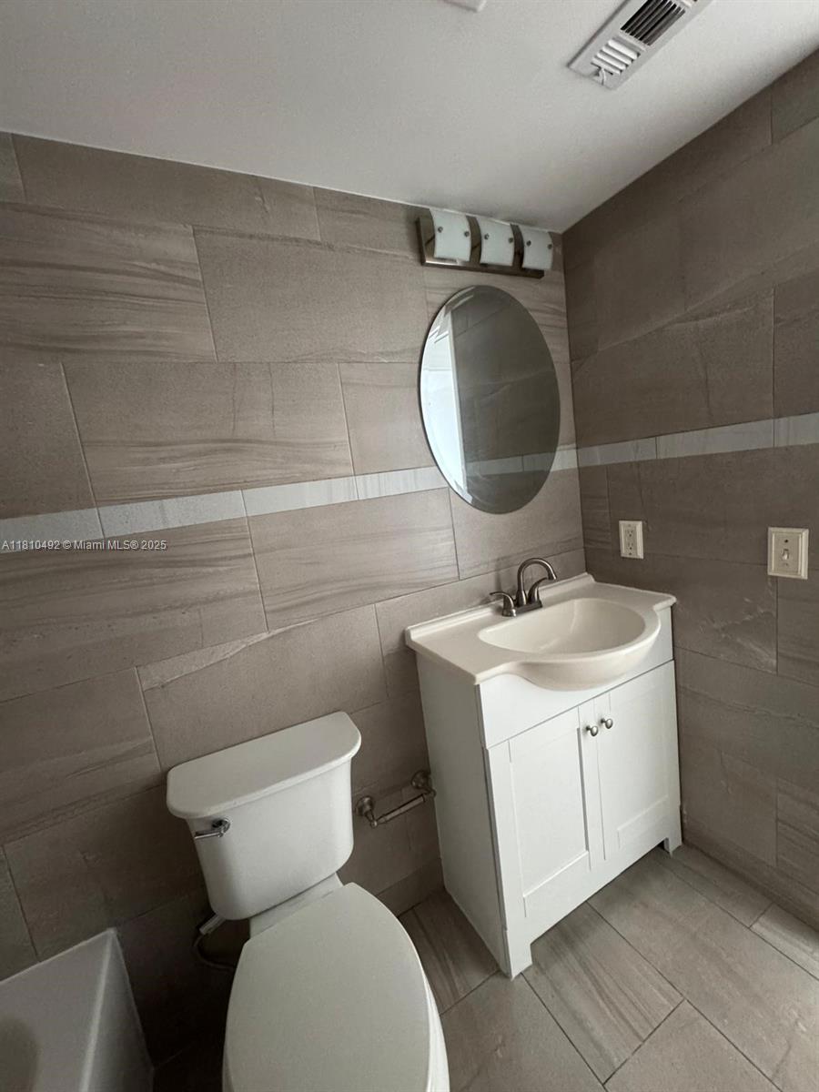 8610 N Sherman Cir # 507