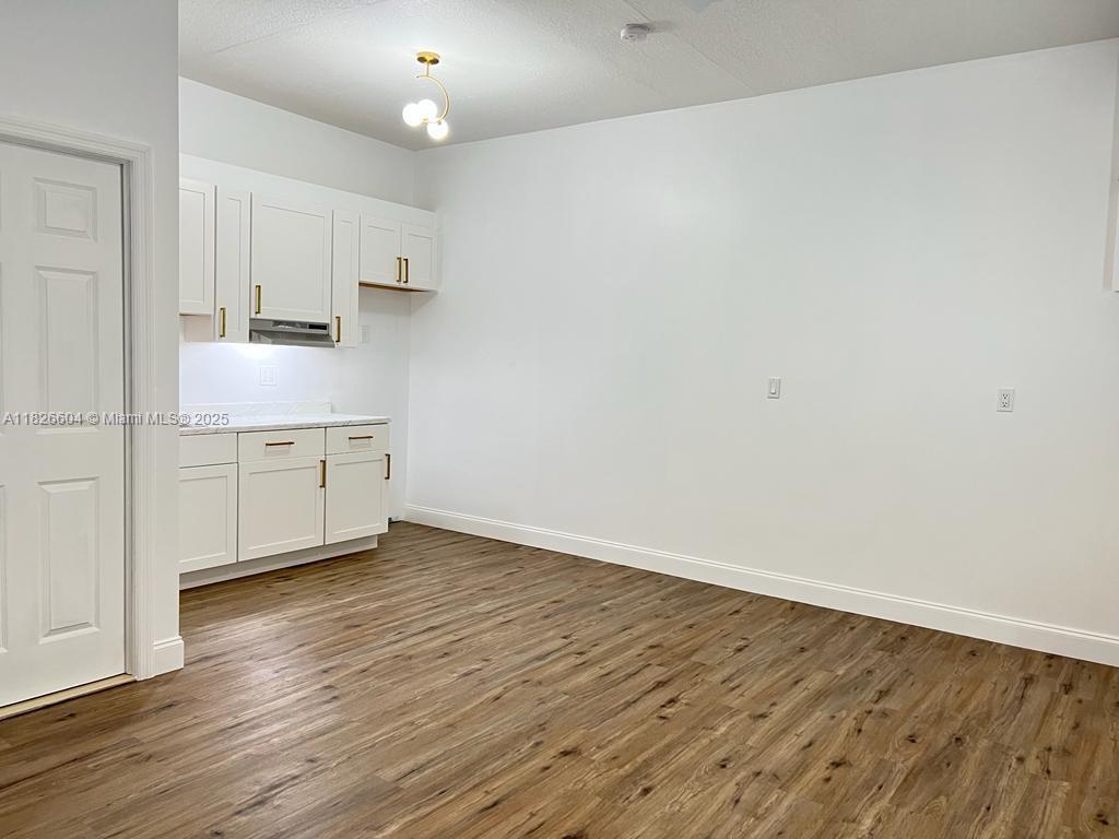 16137 SW 68th St Unit: Estudio