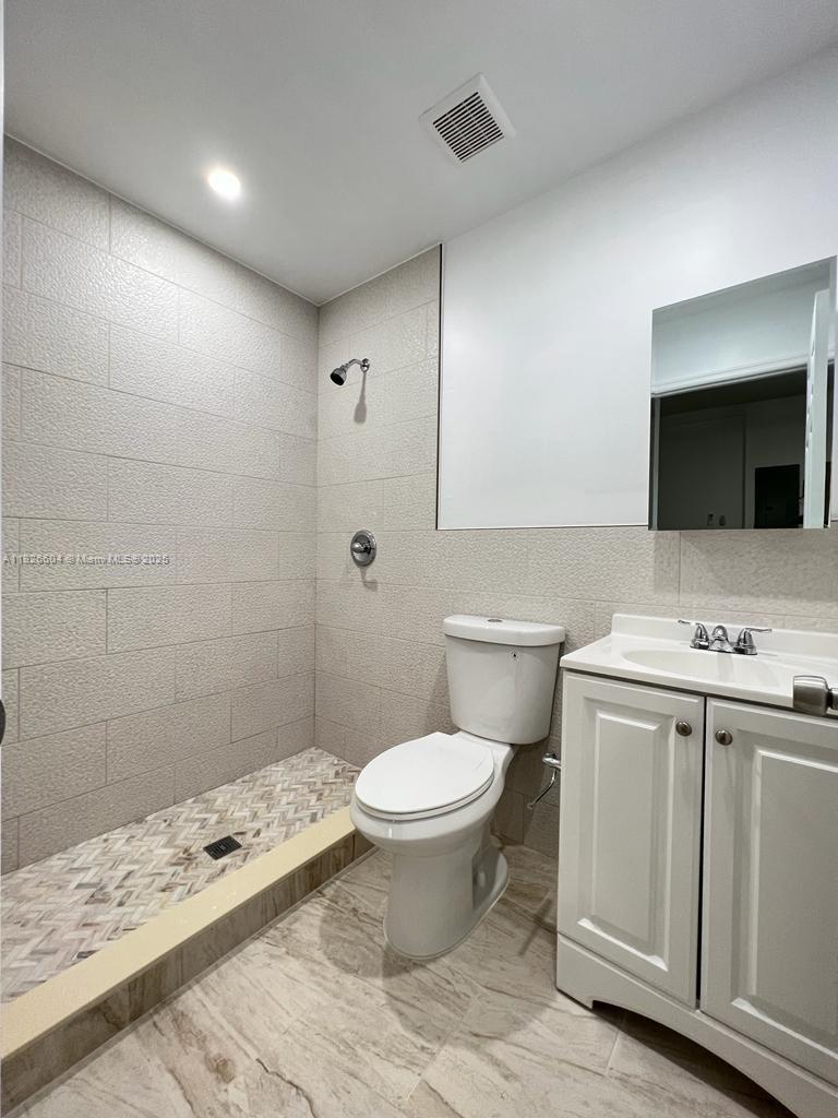 16137 SW 68th St Unit: Estudio