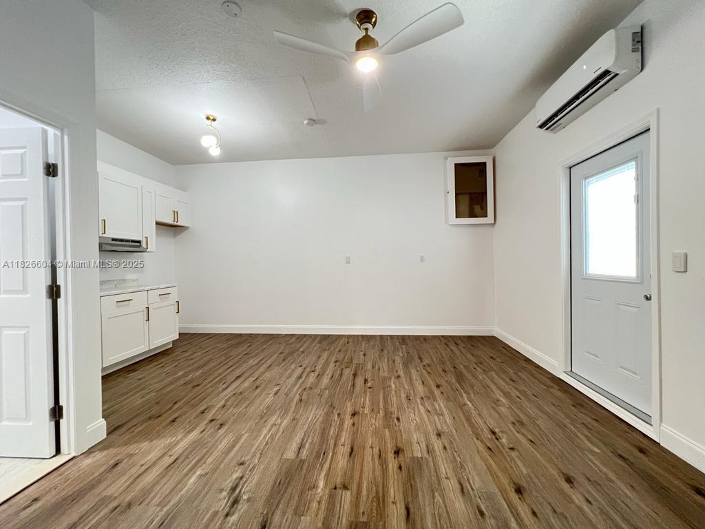 16137 SW 68th St Unit: Estudio