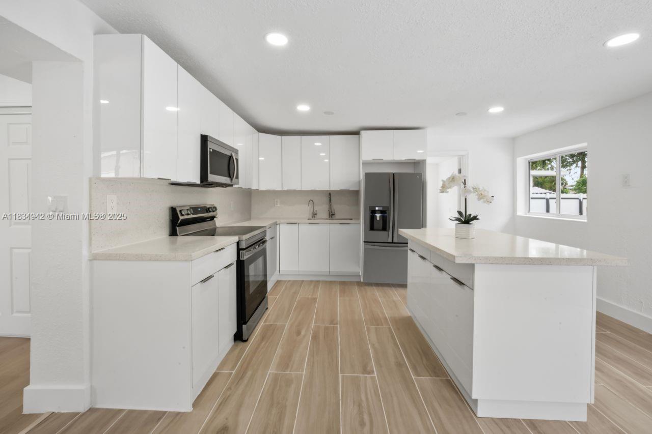 716 Burlington St, Opa-Locka