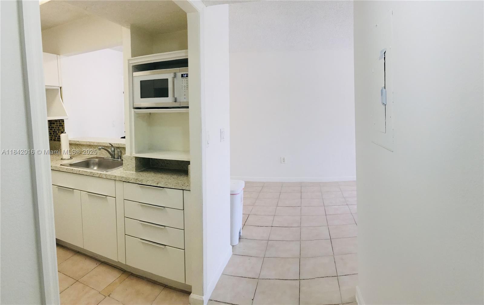 8185 NW 7th st # 219