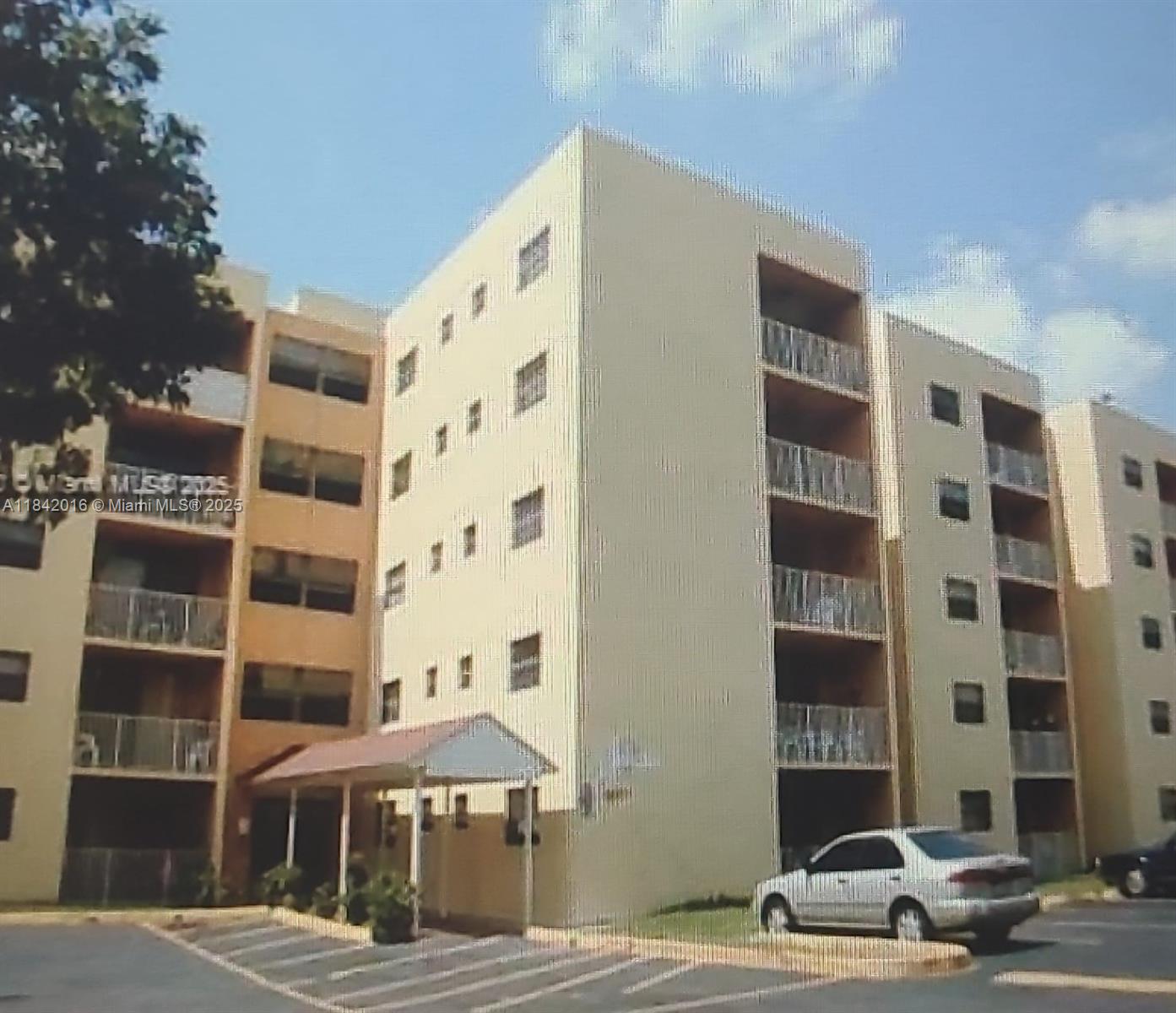 8185 NW 7th st # 219