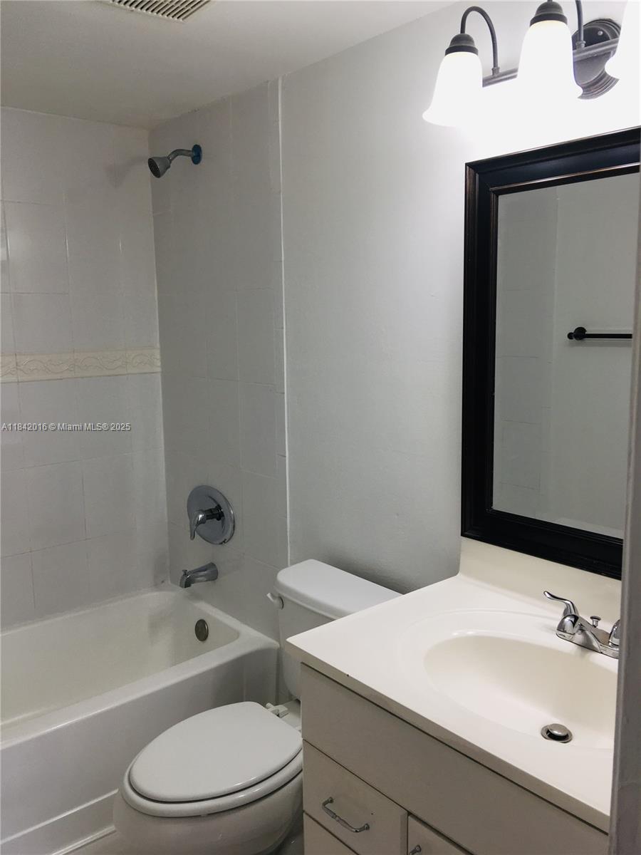 8185 NW 7th st # 219