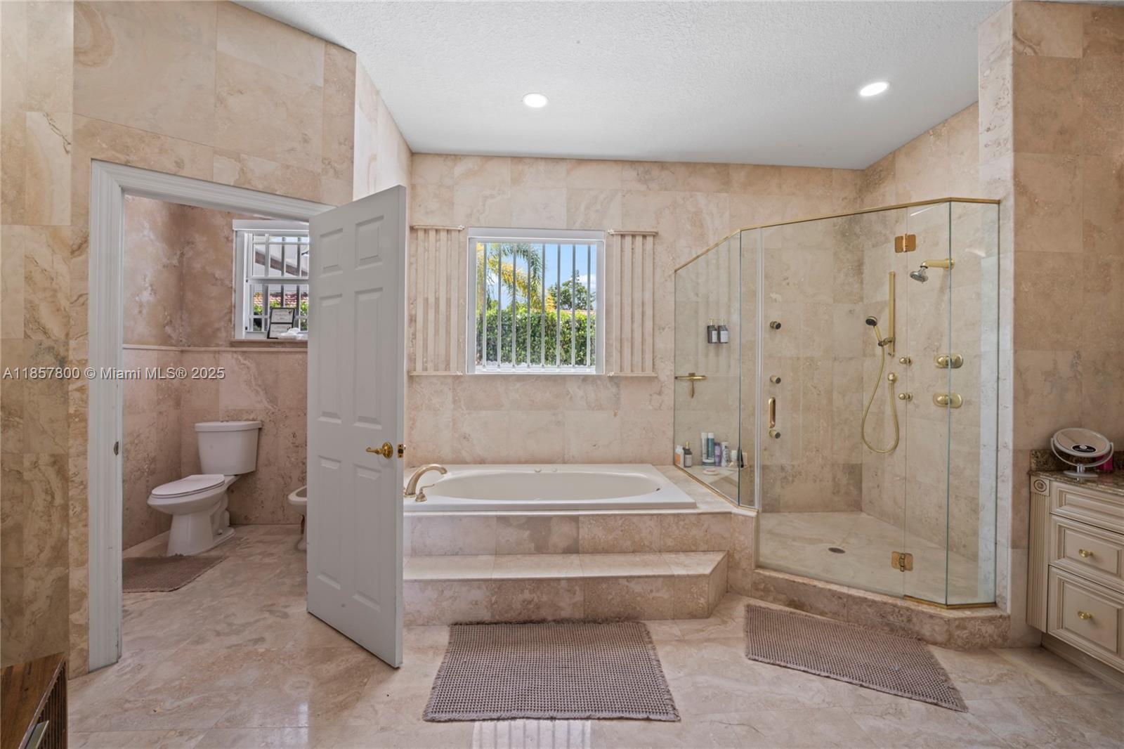 5750 SW 67th Ave
