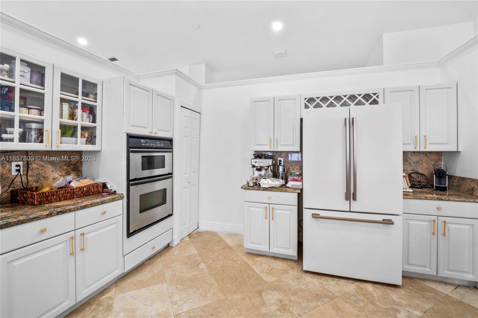 5750 SW 67th Ave