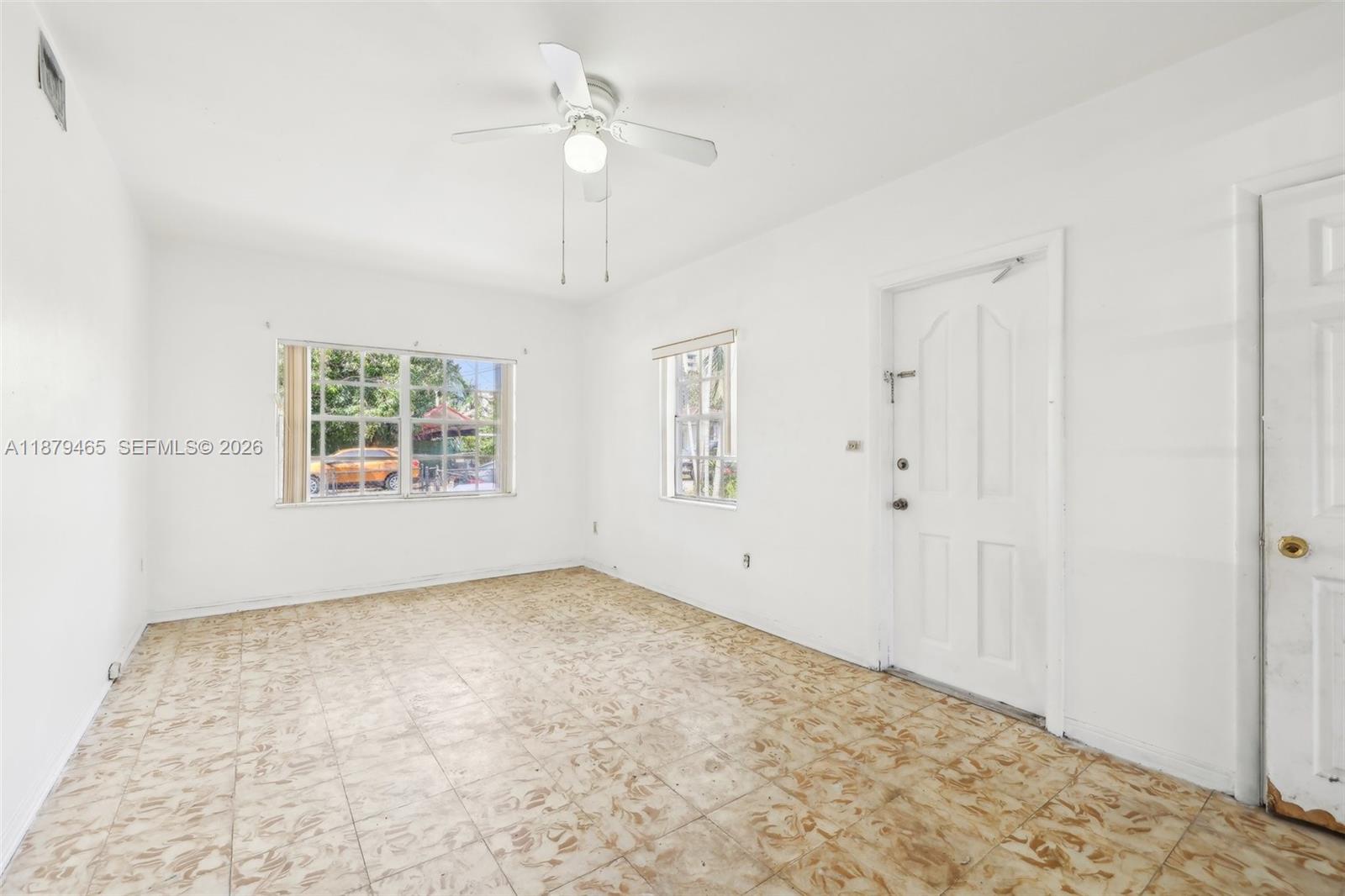 1121 SW 36th Ave