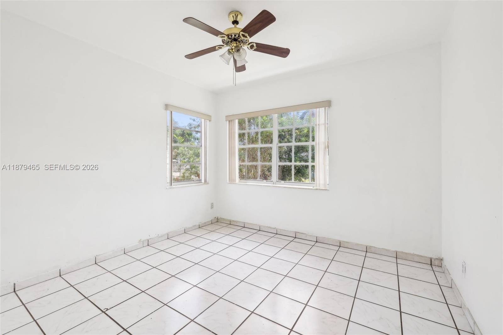 1121 SW 36th Ave