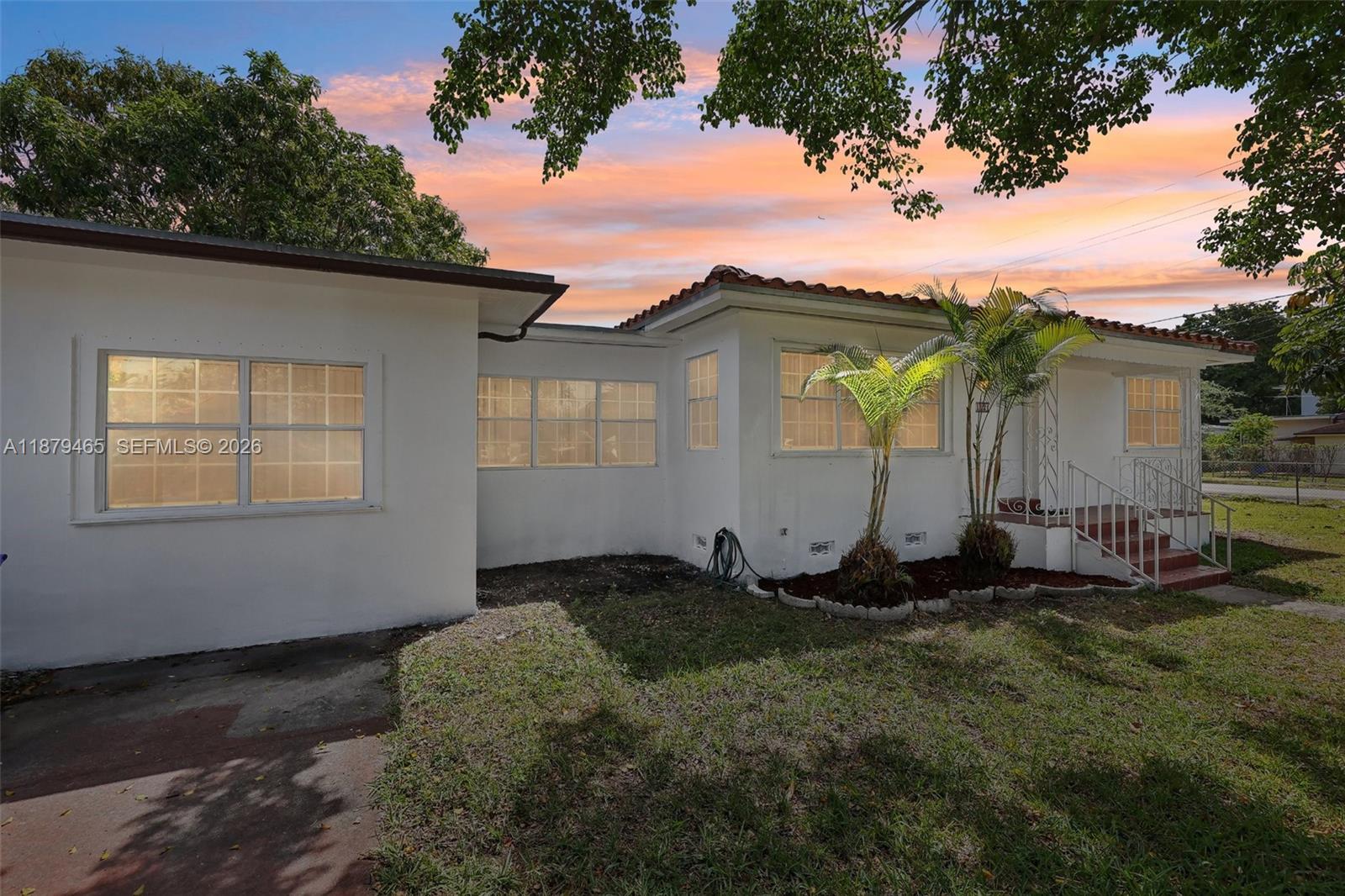 1121 SW 36th Ave