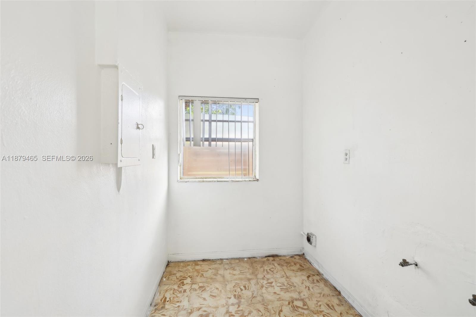 1121 SW 36th Ave