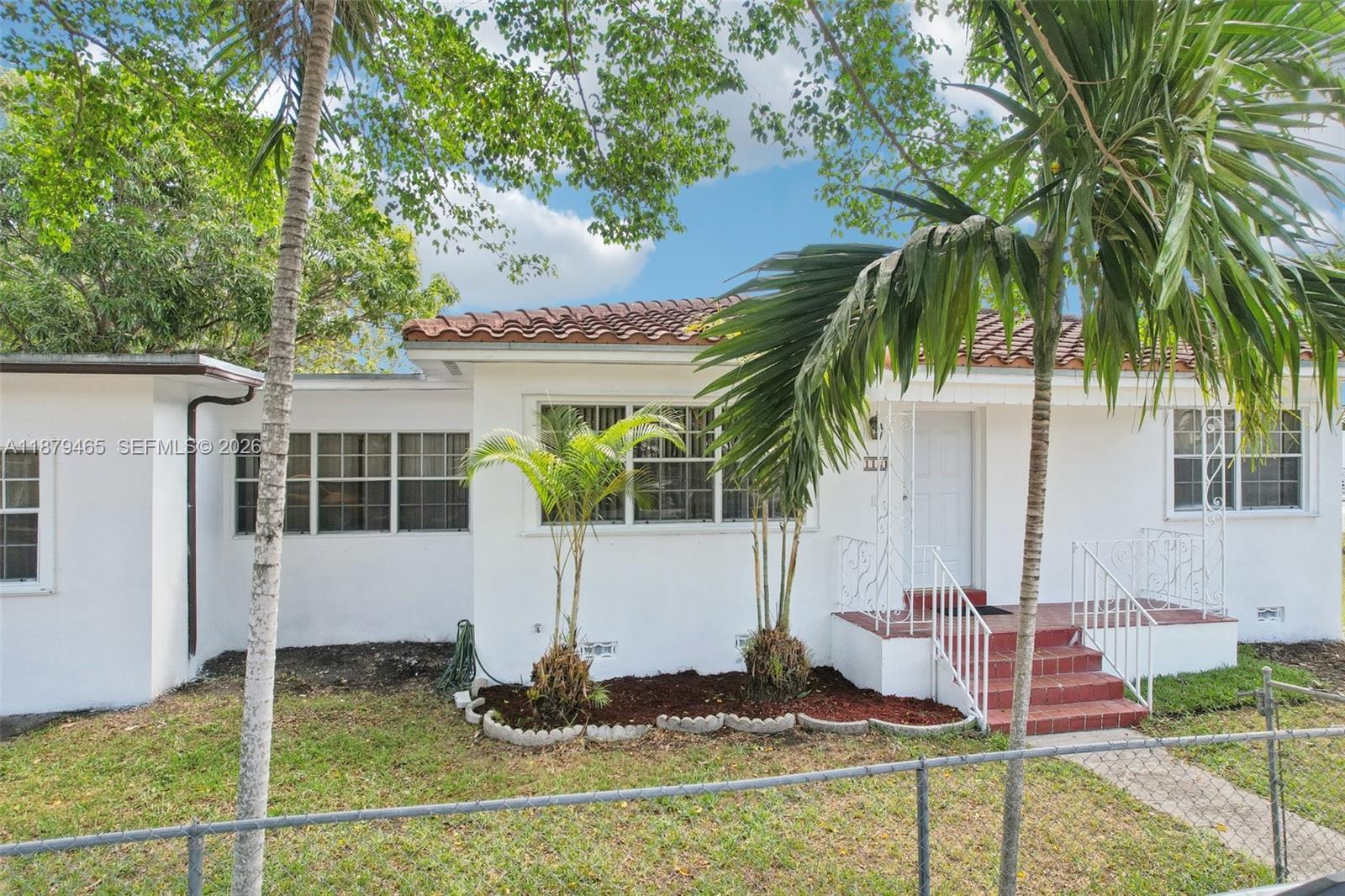 1121 SW 36th Ave