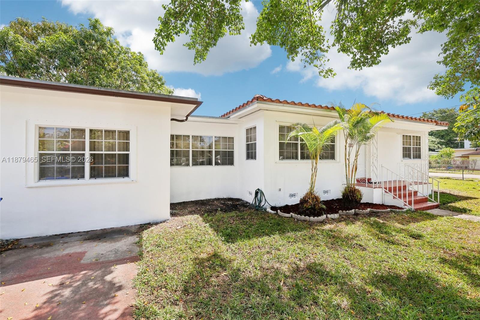 1121 SW 36th Ave