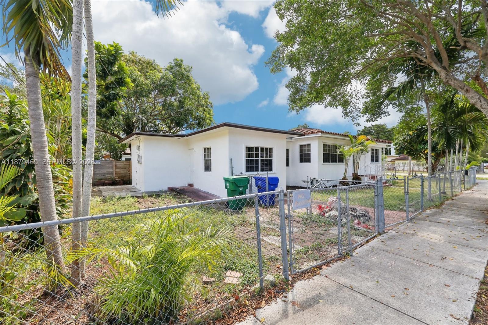 1121 SW 36th Ave