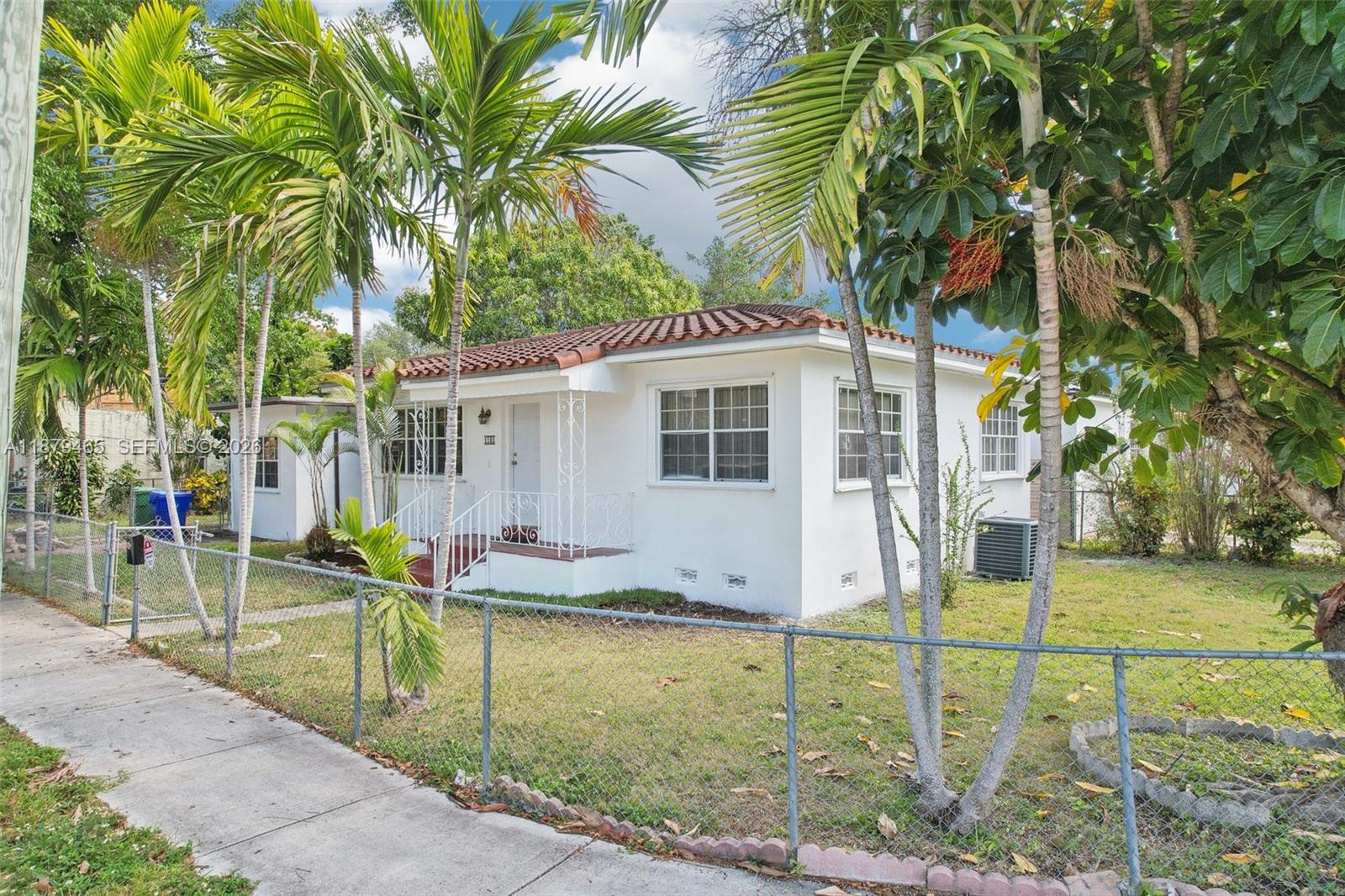 1121 SW 36th Ave