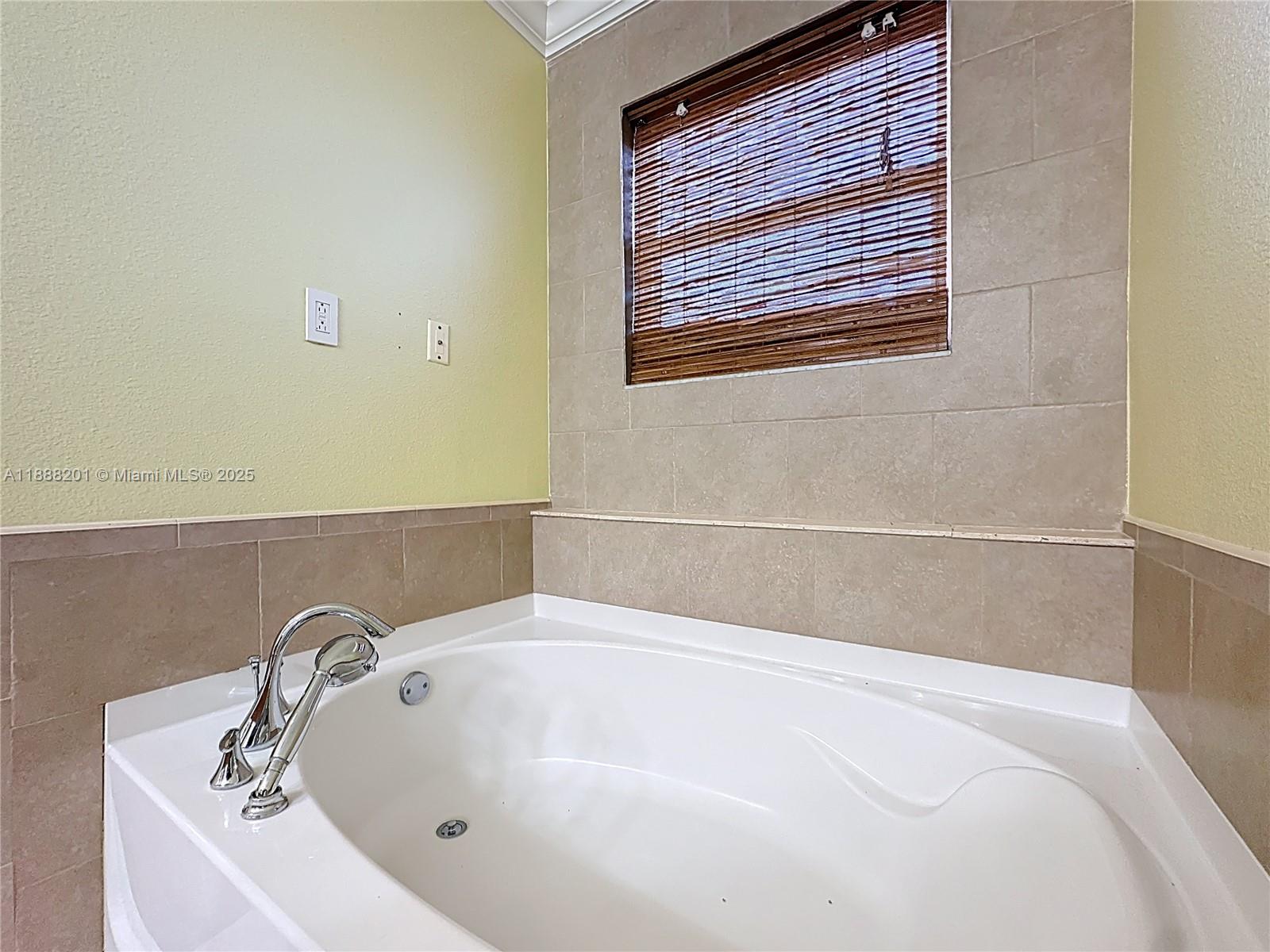 312 WINDROSE DR