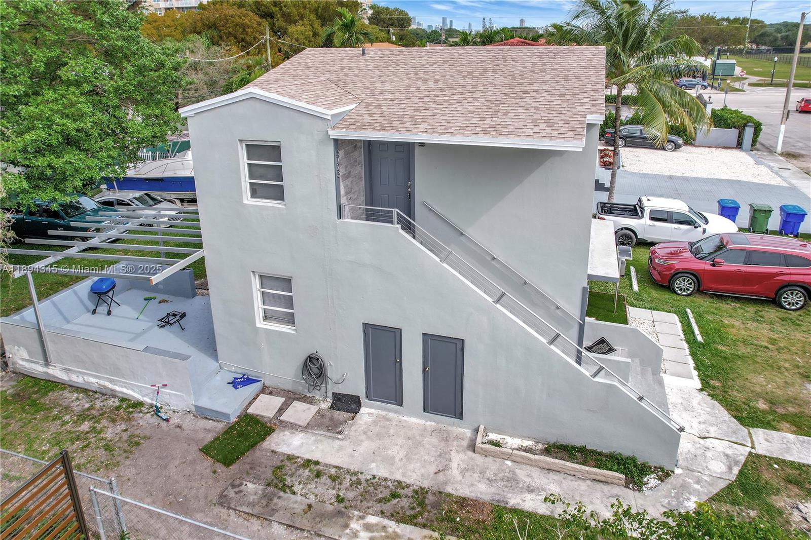 3721 SW 27th Ter