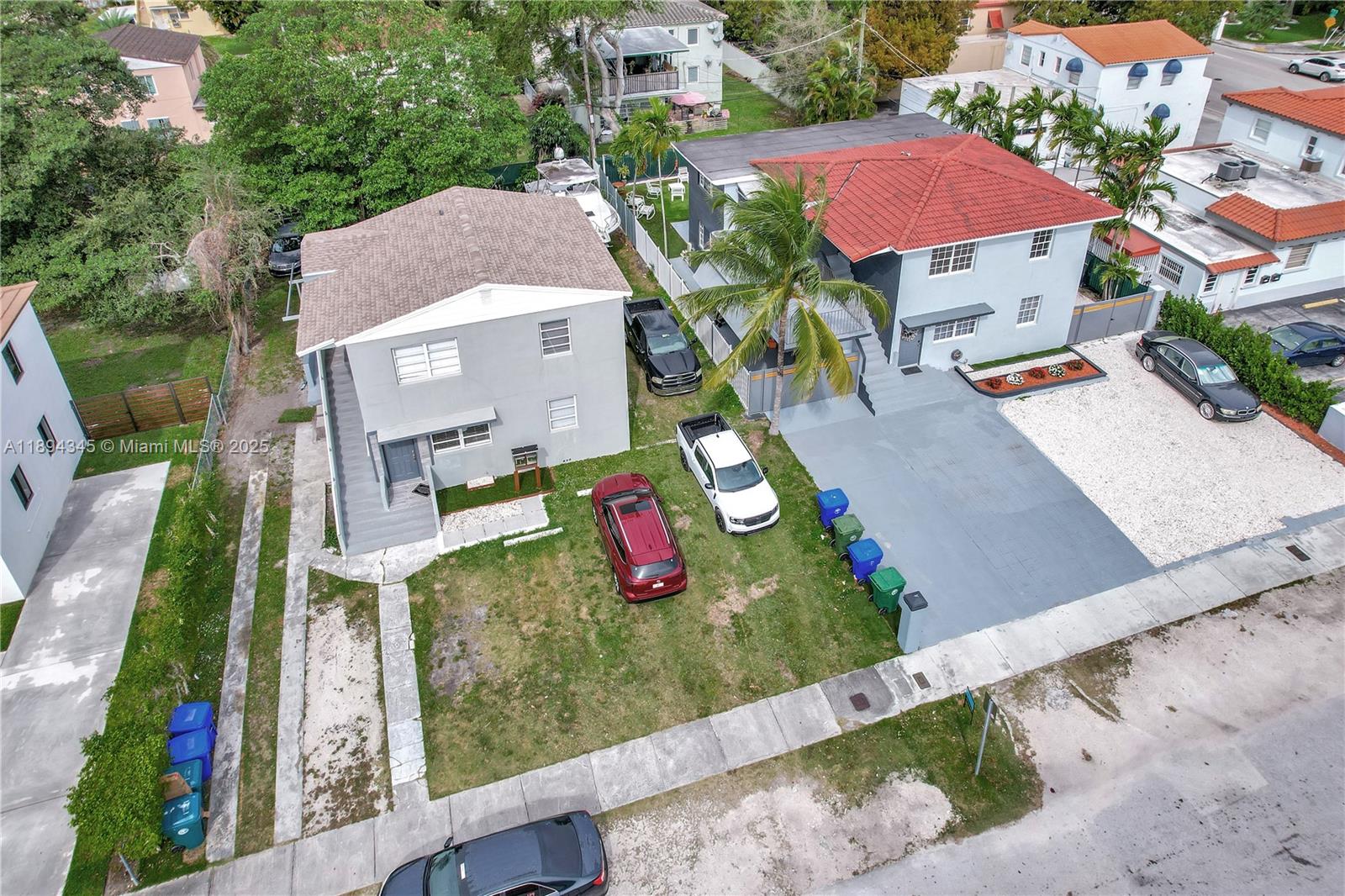 3721 SW 27th Ter