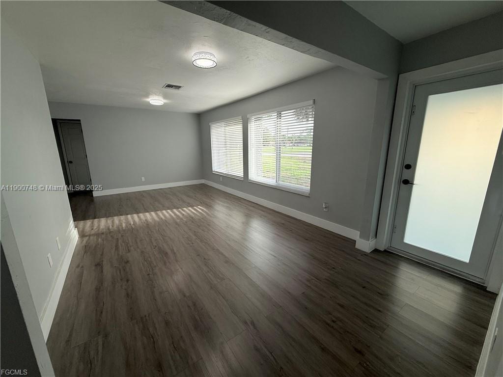 304 N Ave, Other City - In The State Of Florida