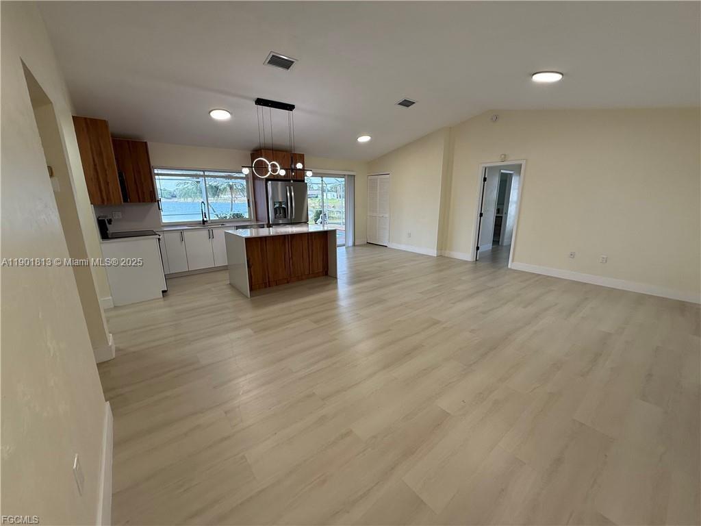 2803 E 5th St, Other City - In The State Of Florida