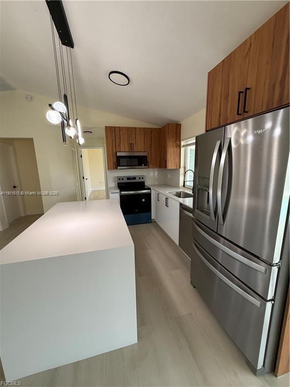 2803 E 5th St, Other City - In The State Of Florida